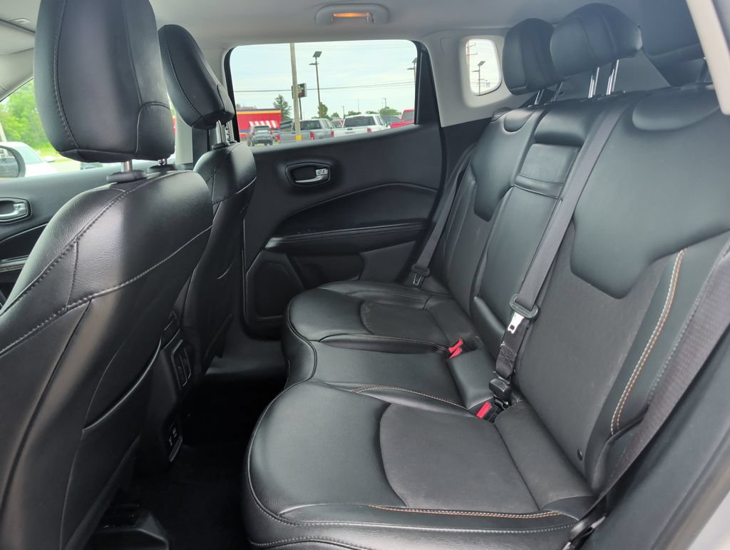 Used 2019 Jeep Compass Latitude w/ Popular Equipment Group AWD/4WD image 18