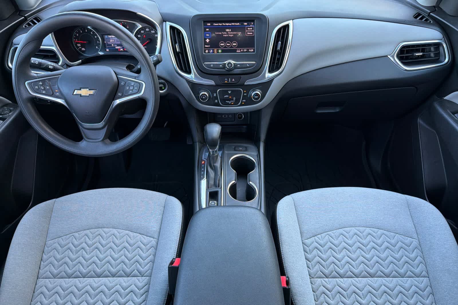 Used 2022 Chevrolet Equinox LT w/ LPO, Floor Liner Package FWD image 3