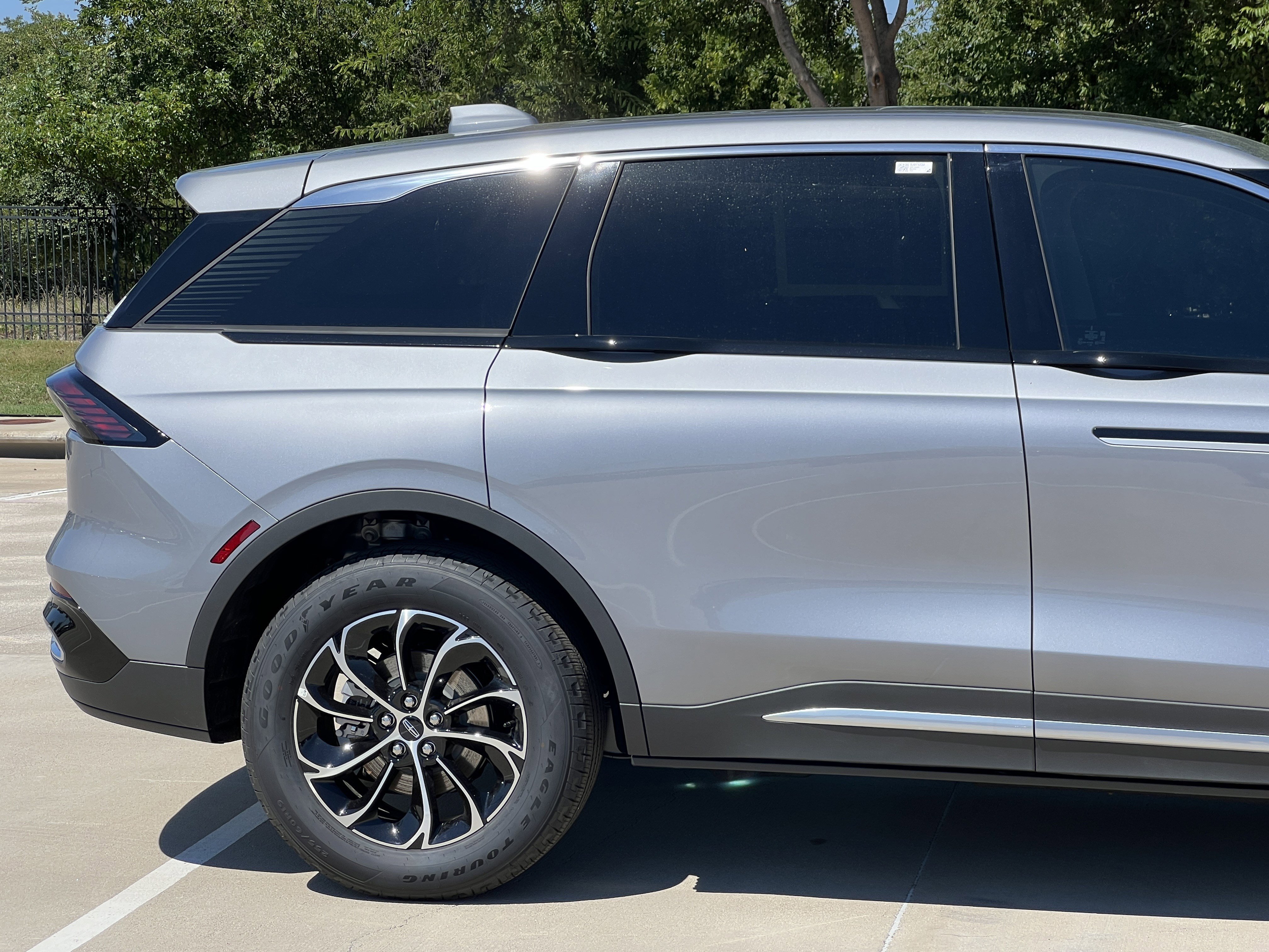 New 2025 Lincoln Nautilus Premier w/ Equipment Group 102A image 11