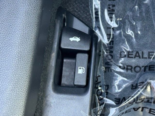 Used 2025 Toyota Corolla LE image 15