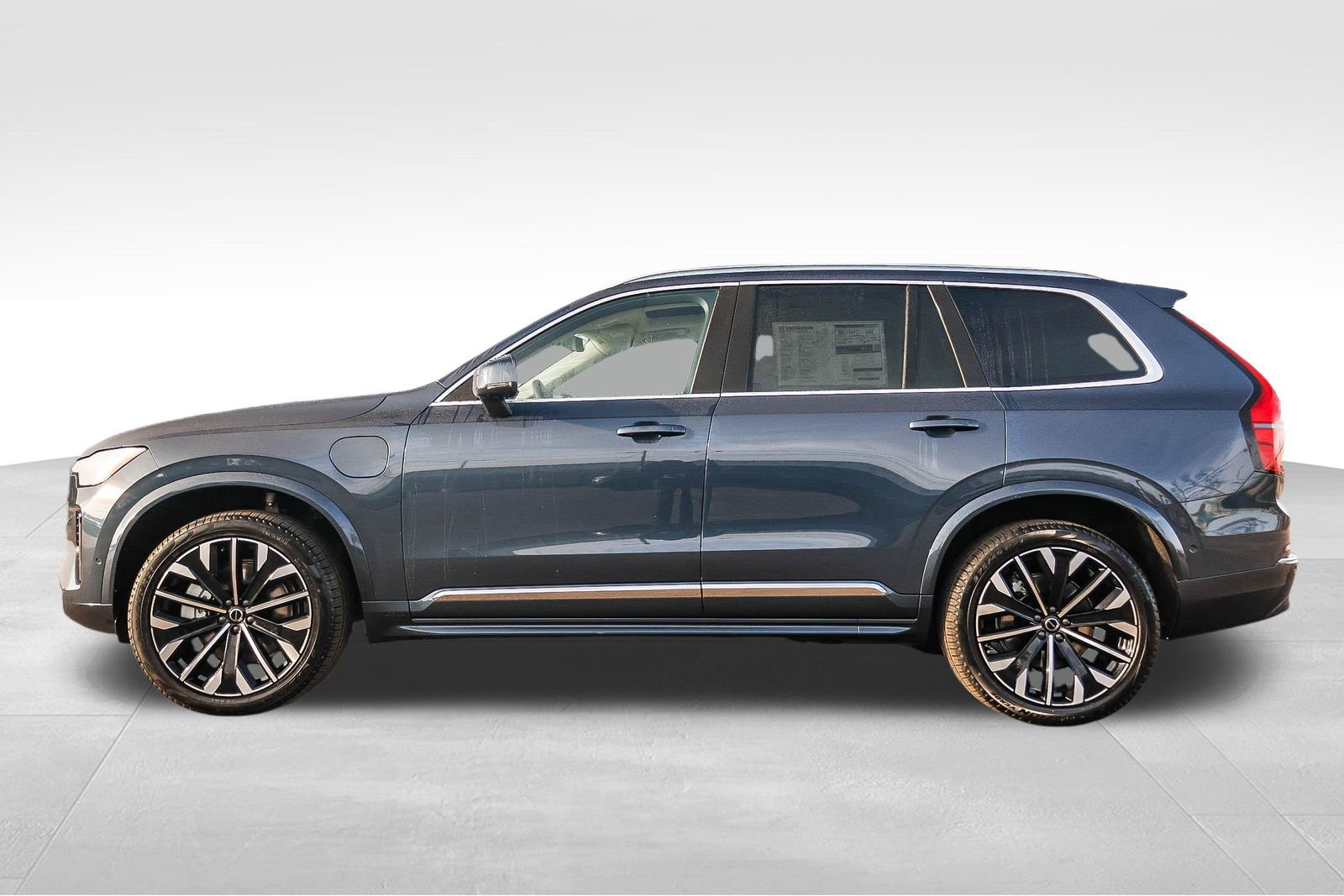 New 2026 Volvo XC90 T8 Ultra w/ Protection Package Premier image 8