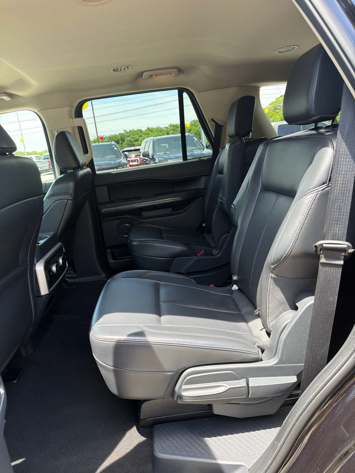 Used 2024 Ford Expedition XLT AWD/4WD image 12
