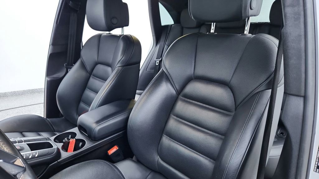 Used 2020 Porsche Macan Turbo image 21
