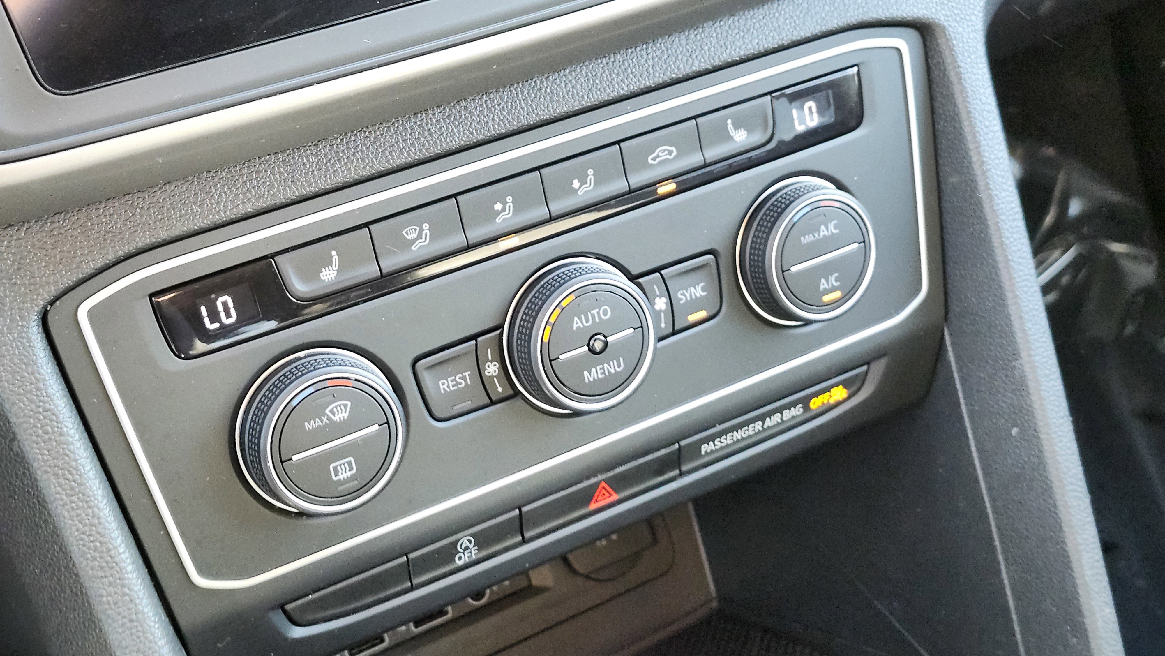 Used 2020 Volkswagen Atlas SE image 23