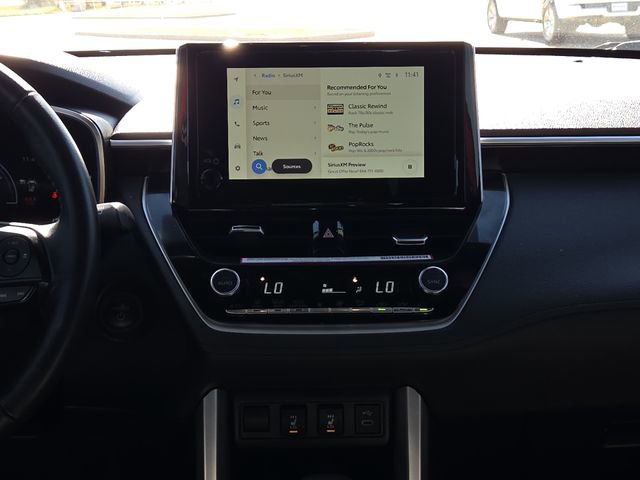 Used 2024 Toyota Corolla Cross XSE w/ Convenience Package image 13