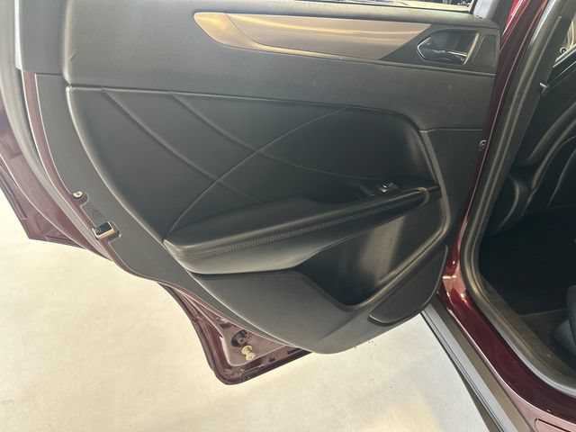 Used 2018 Lincoln MKC Premiere FWD image 25