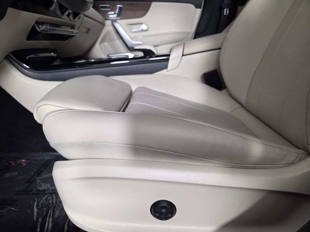 Used 2023 Mercedes-Benz CLA 250 4MATIC w/ Premium Package image 14