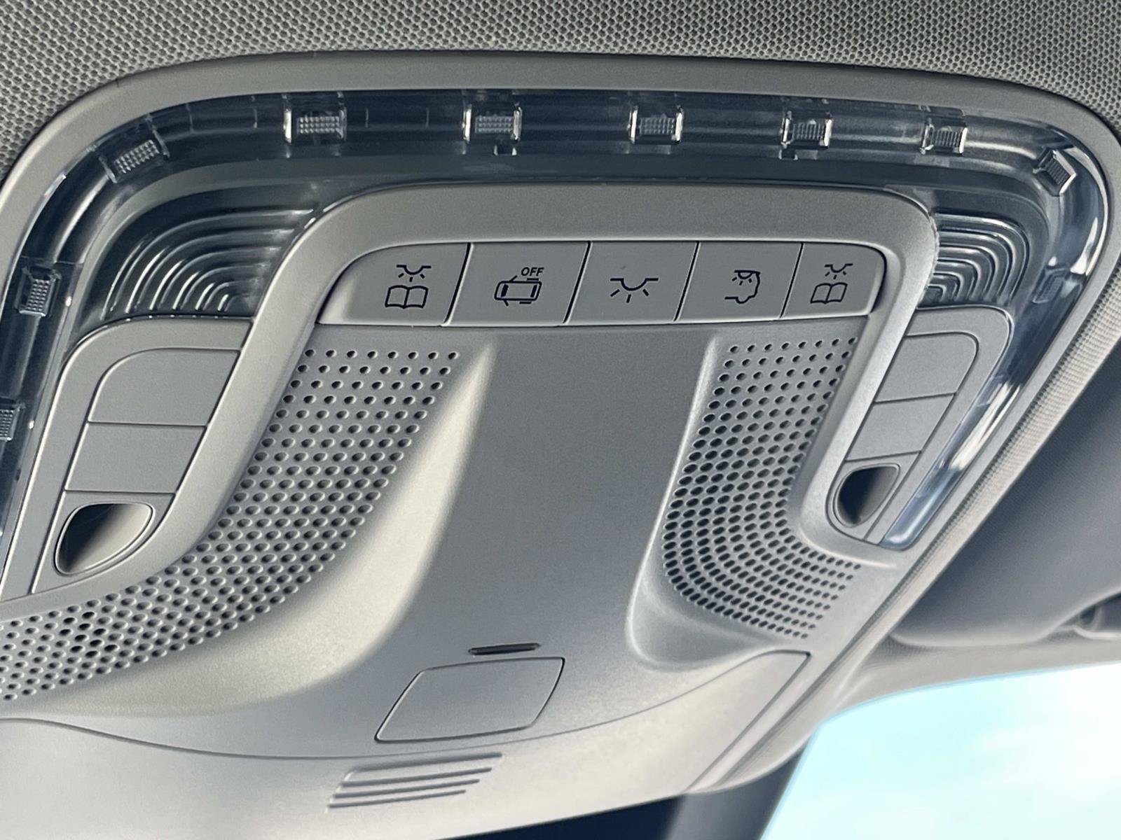 Used 2023 Mercedes-Benz Metris Passenger image 28