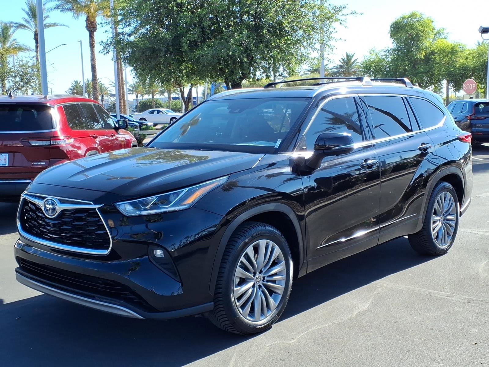 Used 2023 Toyota Highlander Platinum FWD image 8