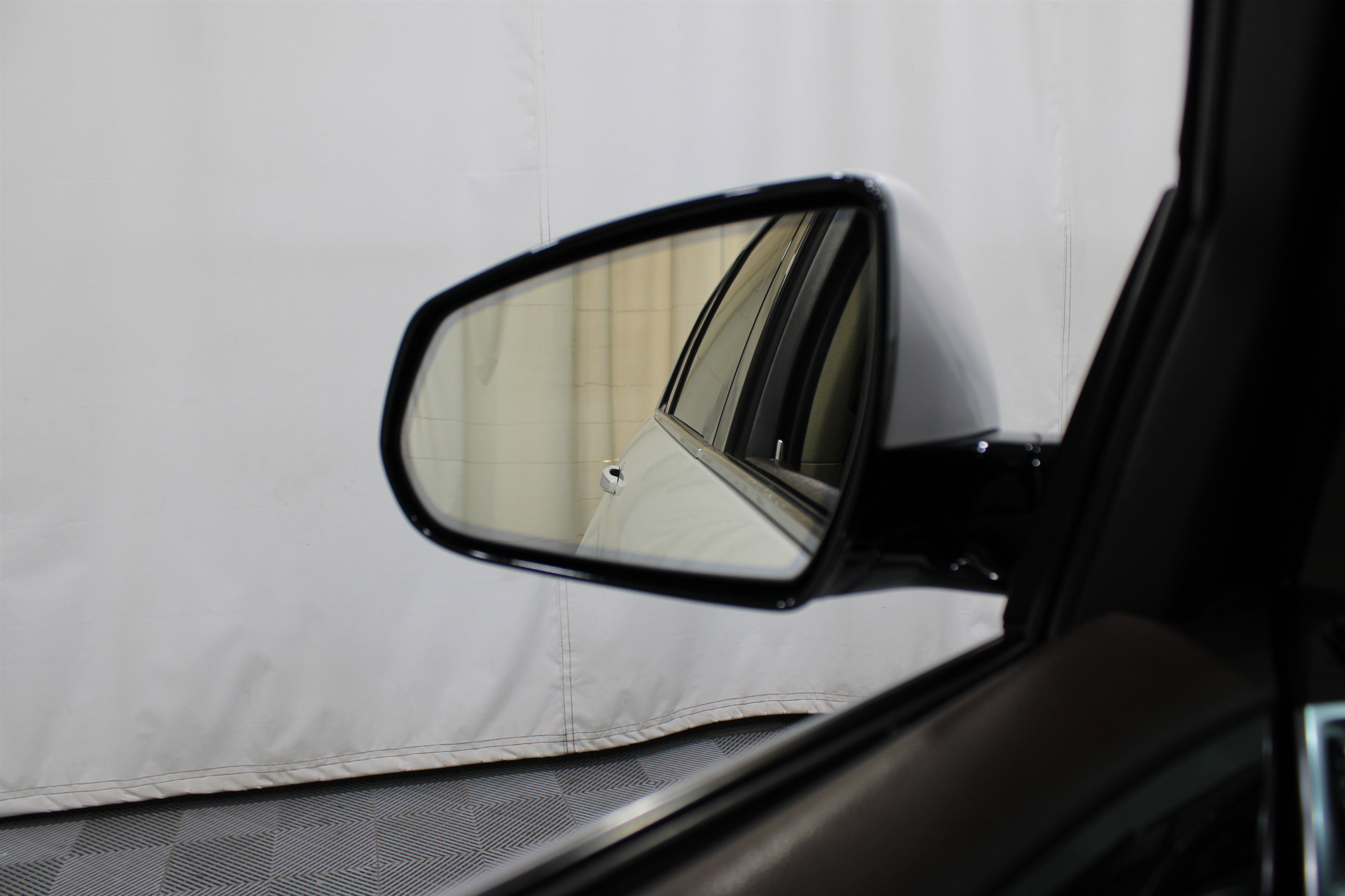 Used 2015 Cadillac SRX Performance w/ Driver Awareness Package image 13