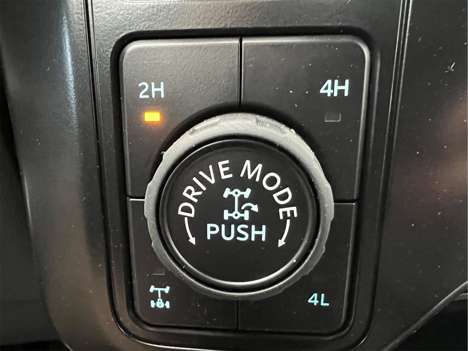 New 2026 Ford F350 Lariat w/ Tremor Off-Road Package image 24