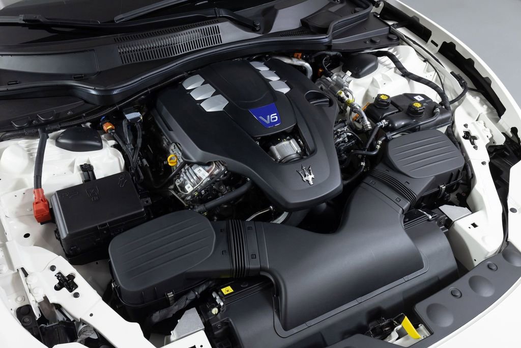 Used 2023 Maserati Ghibli Modena image 15