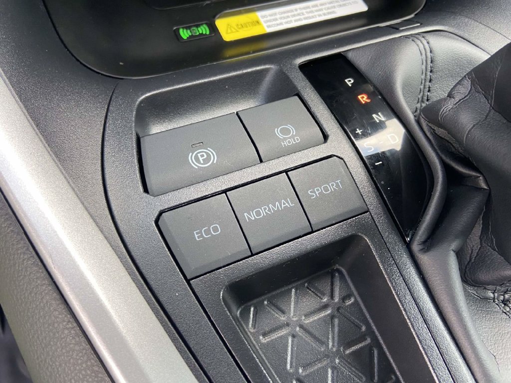 Used 2025 Toyota RAV4 XLE w/ Convenience Package FWD image 26