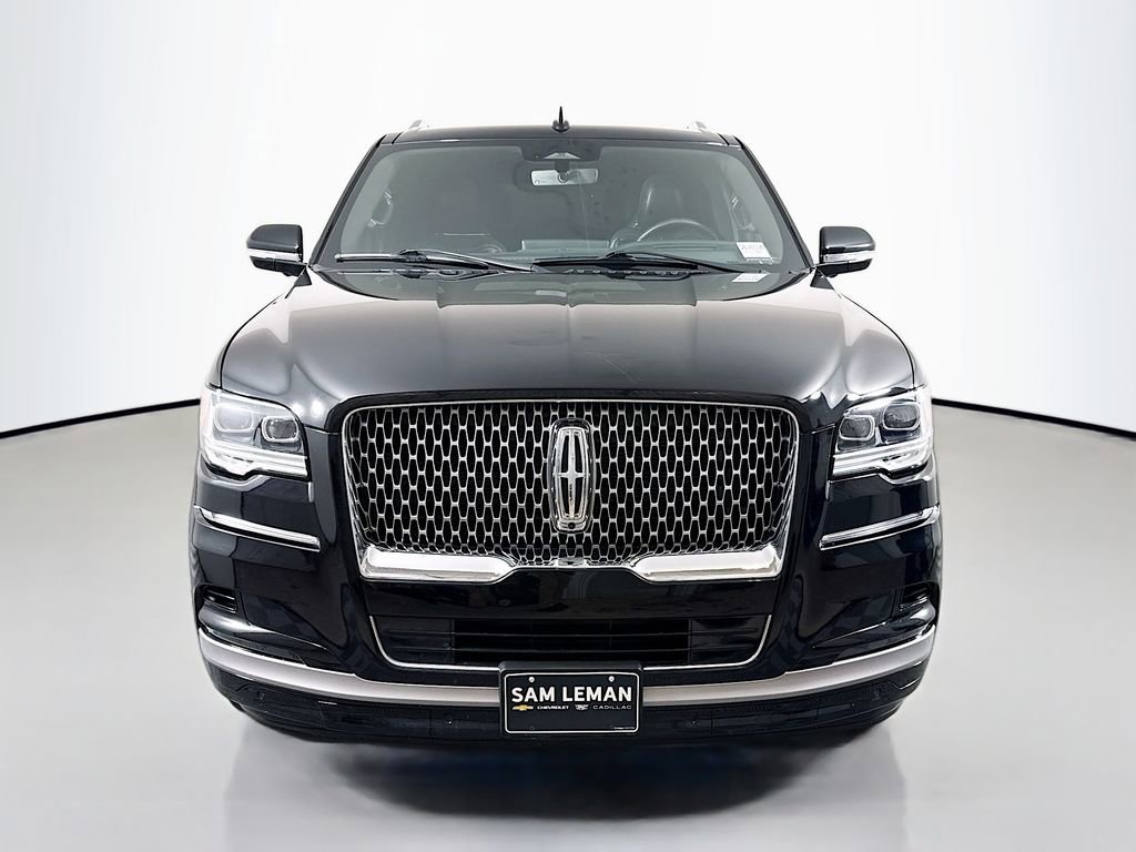 Used 2022 Lincoln Navigator L Reserve image 2