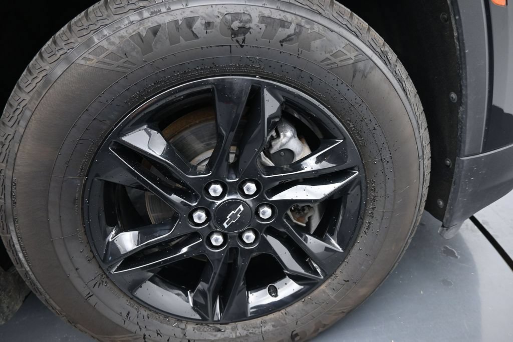 Used 2023 Chevrolet Traverse LT FWD image 11