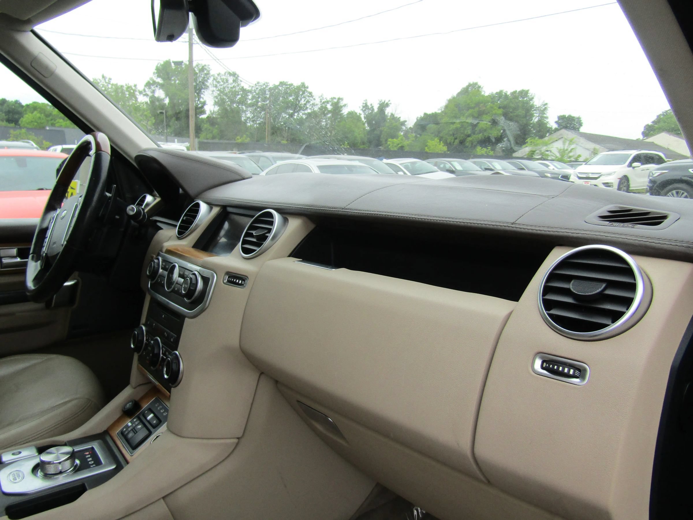 Used 2016 Land Rover LR4 HSE LUX AWD/4WD image 13