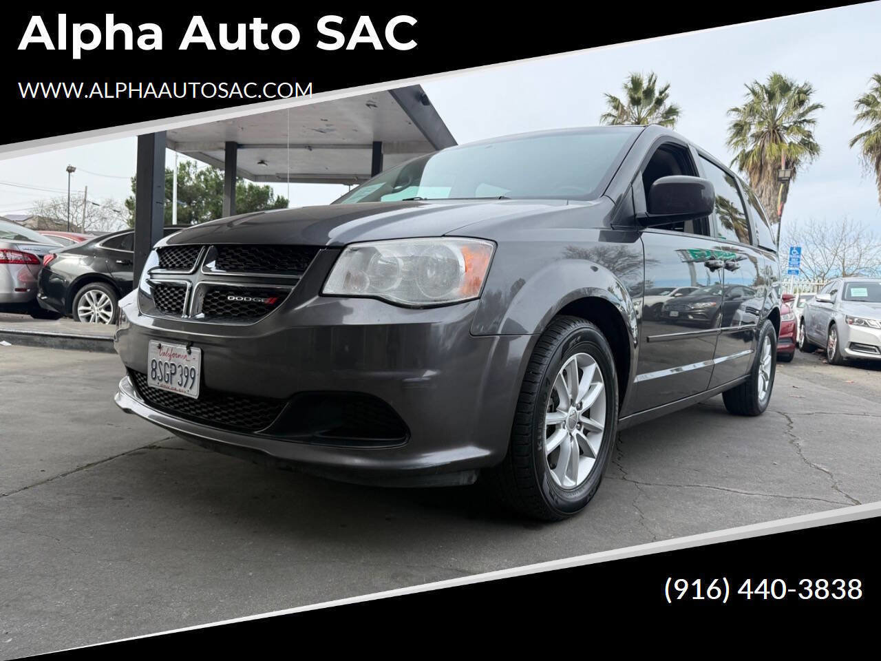 Used 2016 Dodge Grand Caravan SXT image 1