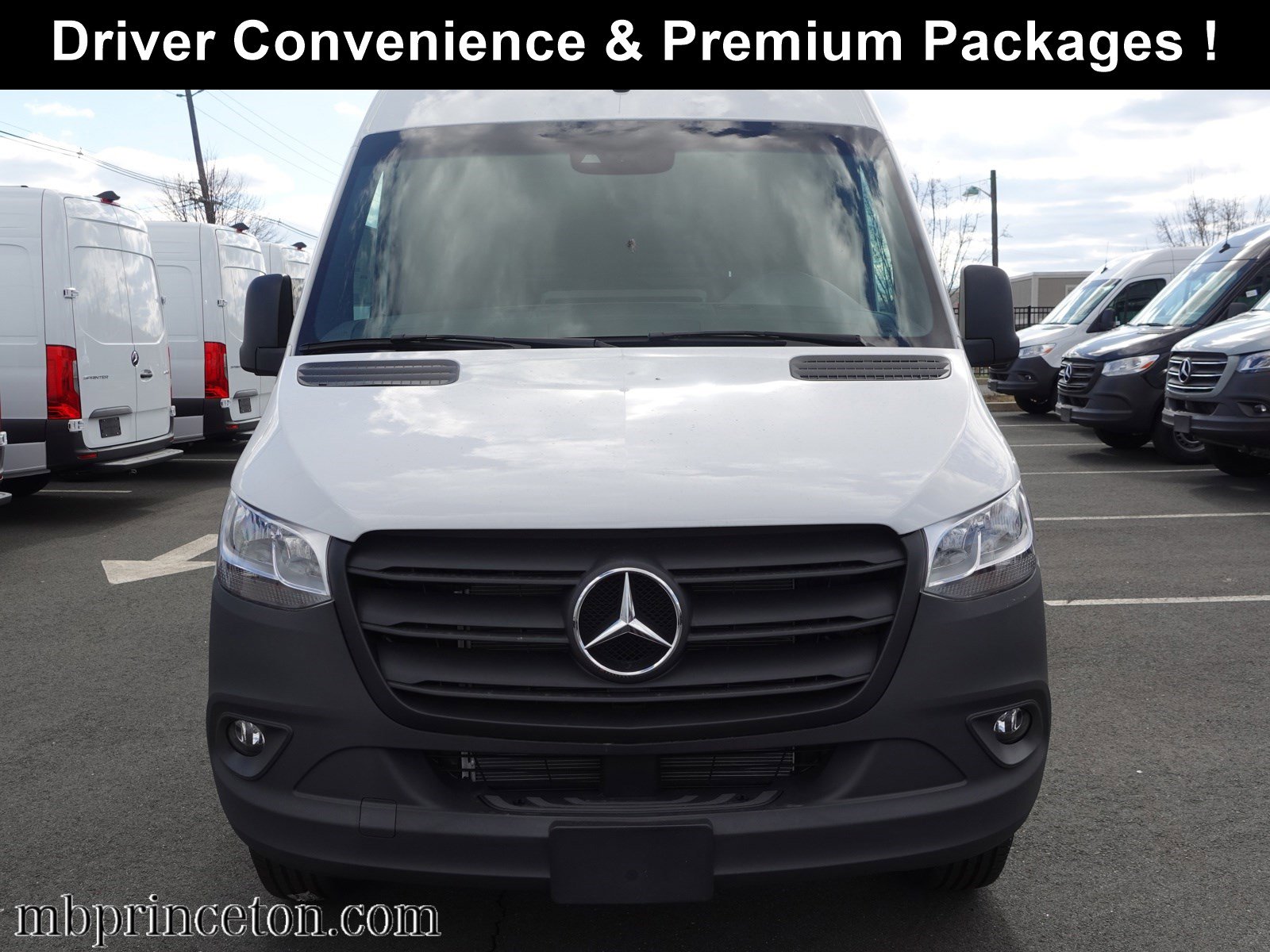 Used 2024 Mercedes-Benz Sprinter 2500 image 2