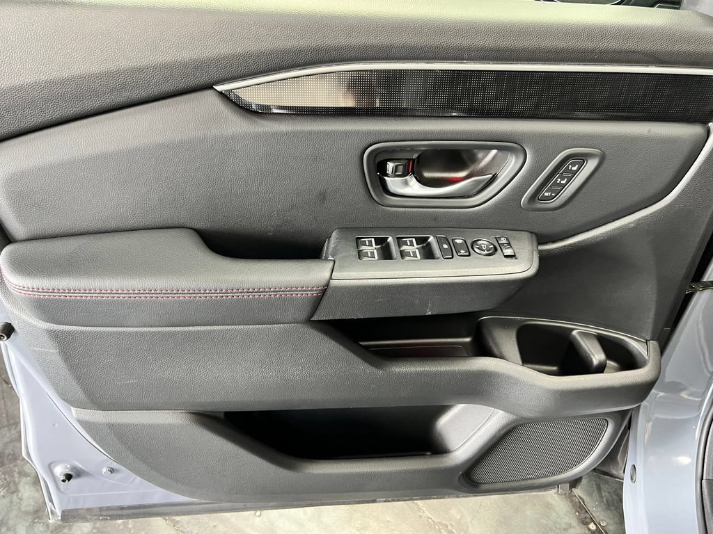 Used 2025 Honda Pilot Black Edition image 23