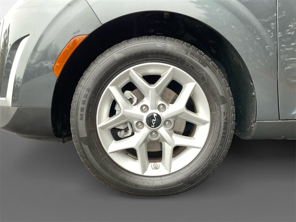 Used 2024 Kia Soul LX w/ Option Group 015 image 16