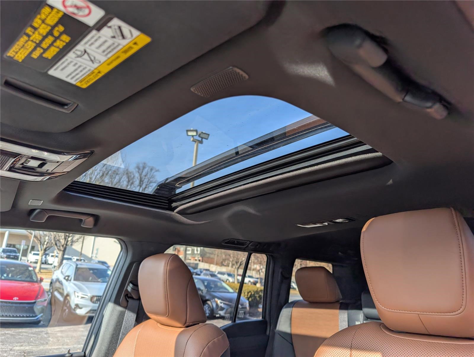 Certified 2025 Lexus GX 550 w/ Accessory Package (2T) image 34