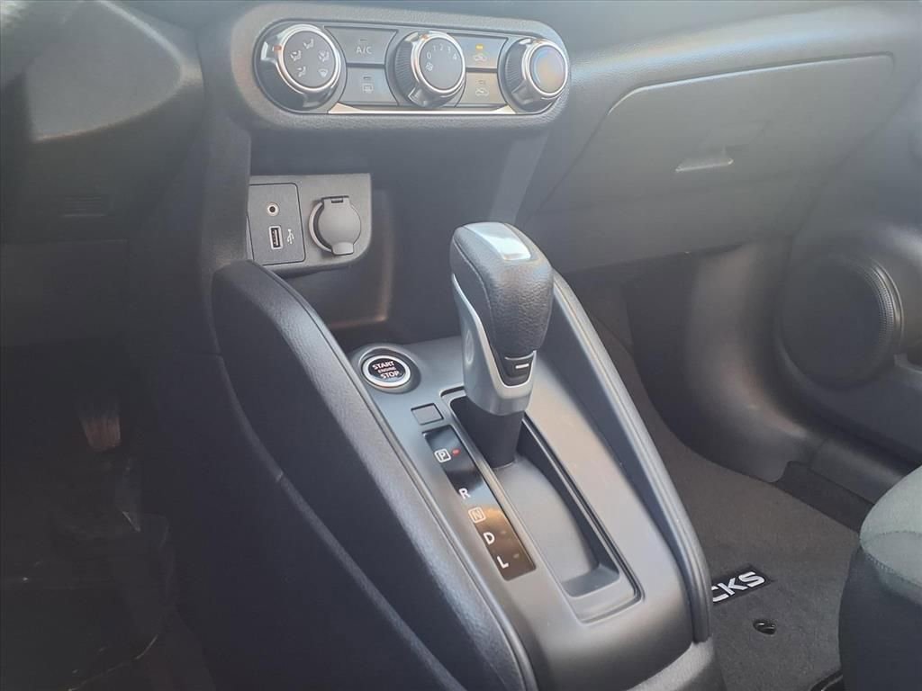 Used 2025 Nissan Kicks Play S image 11