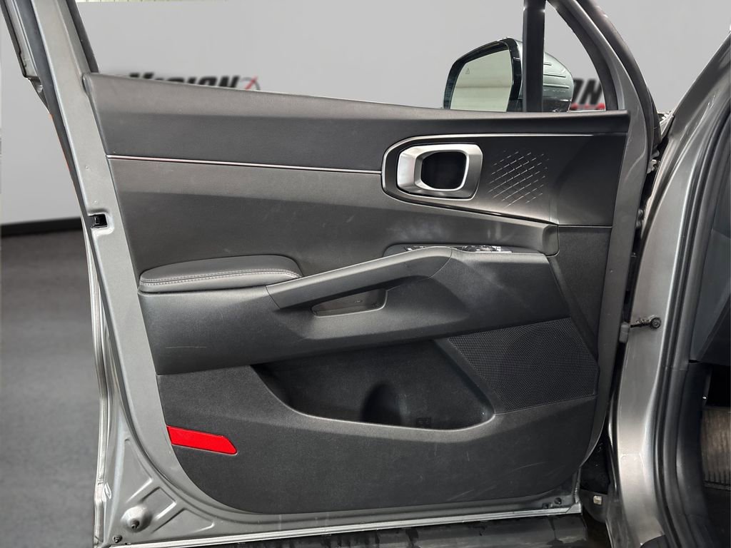 Certified 2023 Kia Sorento EX image 22