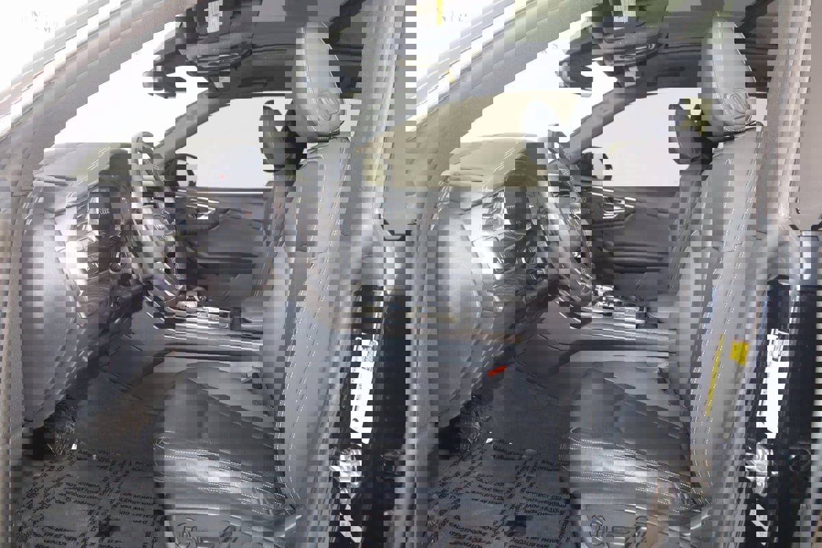 Used 2021 Audi Q8 Prestige w/ Prestige Package image 12