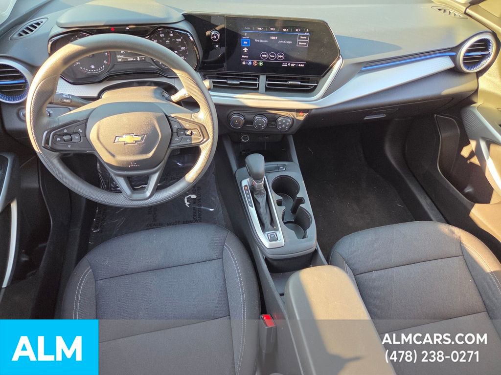 Used 2025 Chevrolet Trax LS image 16