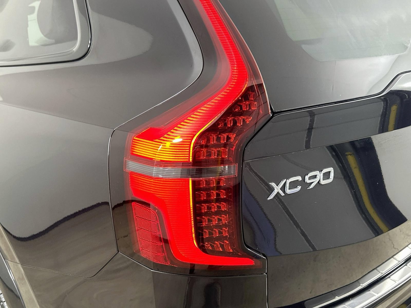 Used 2026 Volvo XC90 B6 Ultra AWD/4WD image 12