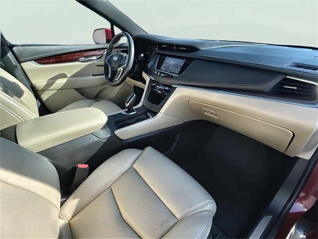 Certified 2017 Cadillac XT5 Luxury w/ Driver Awareness Package image 31