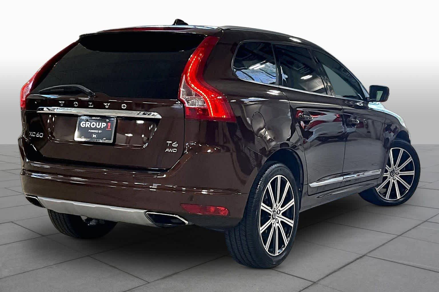 Used 2017 Volvo XC60 T6 Inscription w/ Climate Package AWD/4WD image 13