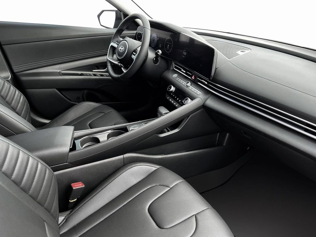 New 2025 Hyundai Elantra Limited image 15