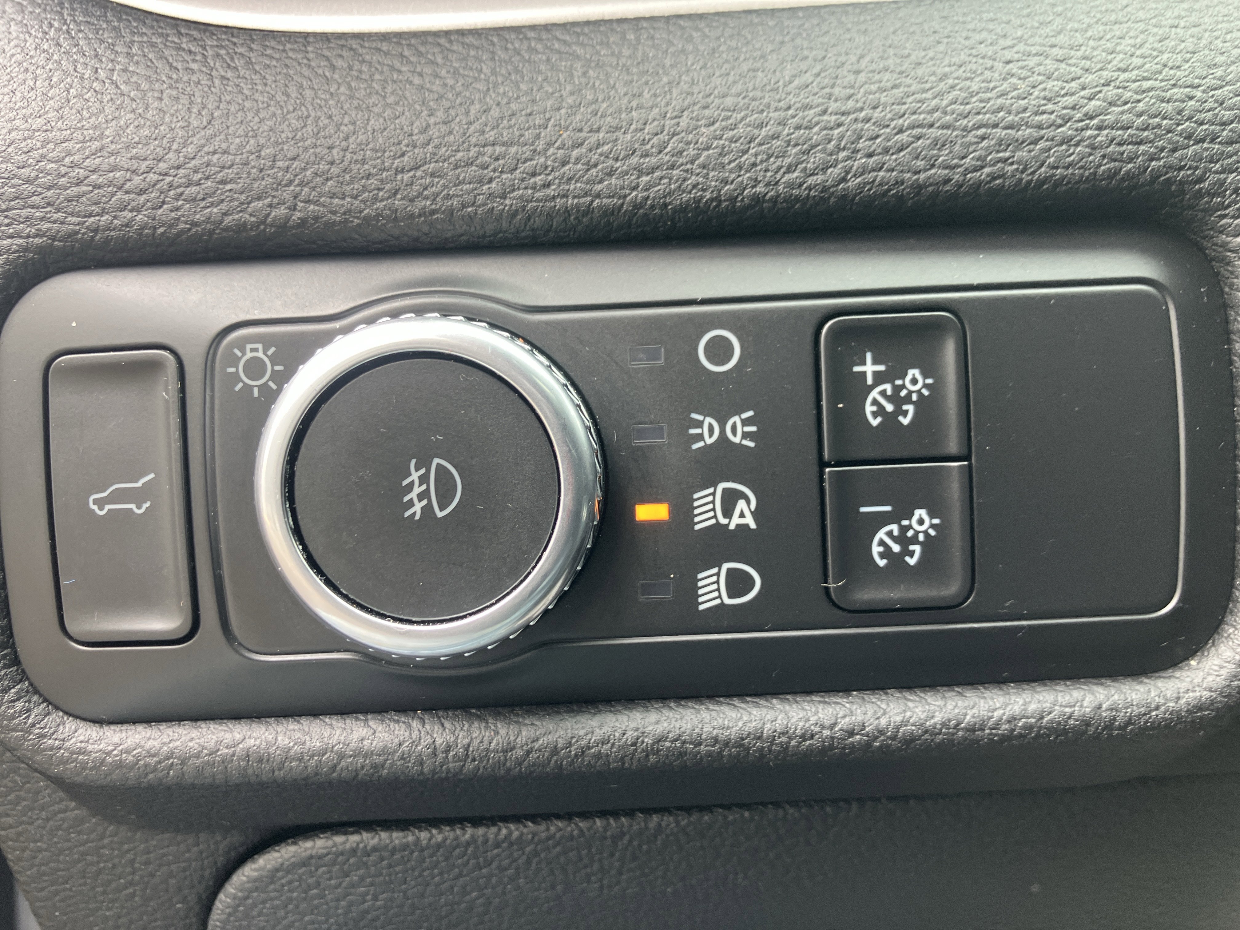 Used 2022 Ford Explorer XLT w/ Equipment Group 202A image 22