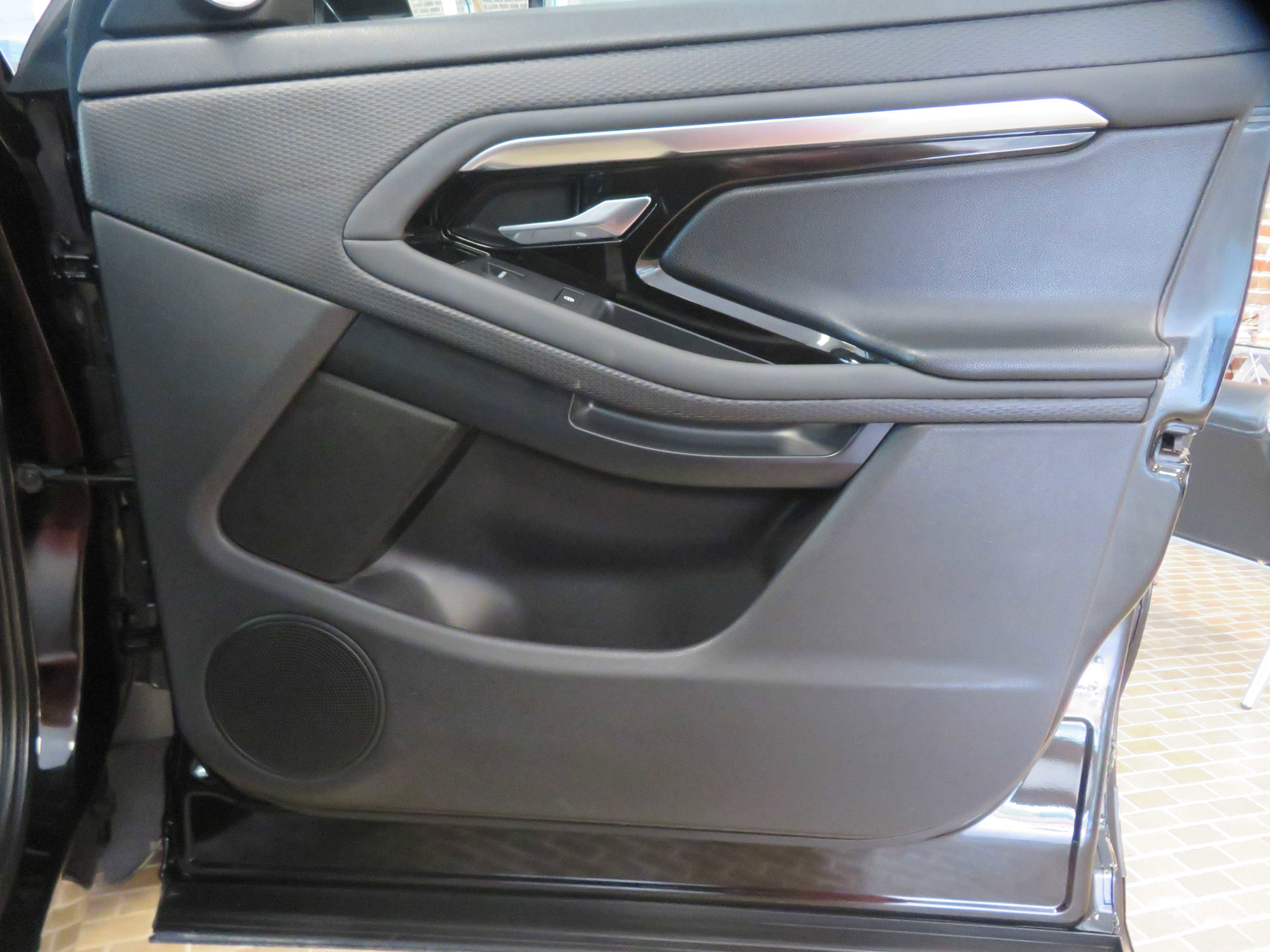 Used 2020 Land Rover Range Rover Evoque S image 23