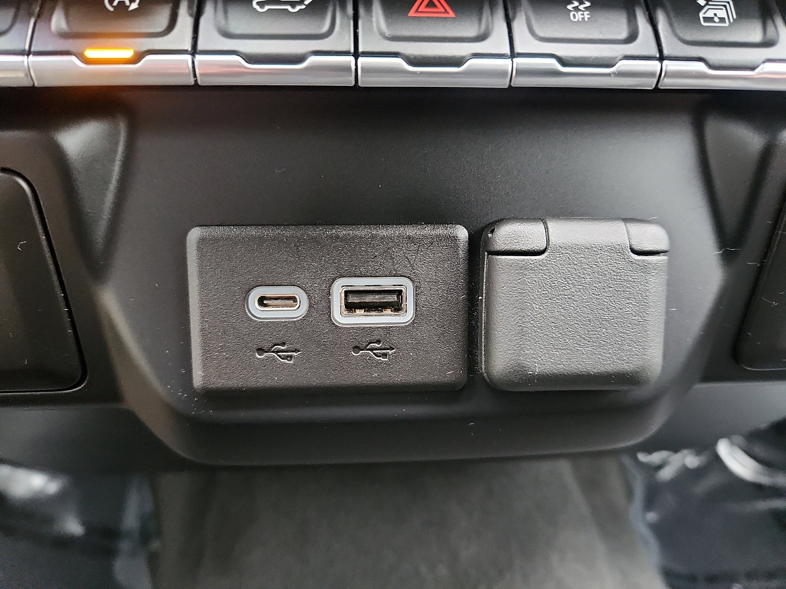 Used 2021 GMC Sierra 1500 Elevation image 23