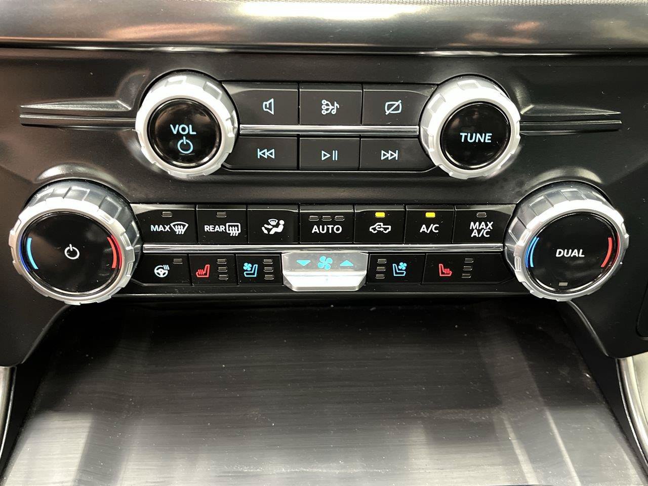 Used 2024 Ford F150 Lariat w/ Equipment Group 502A High AWD/4WD image 23