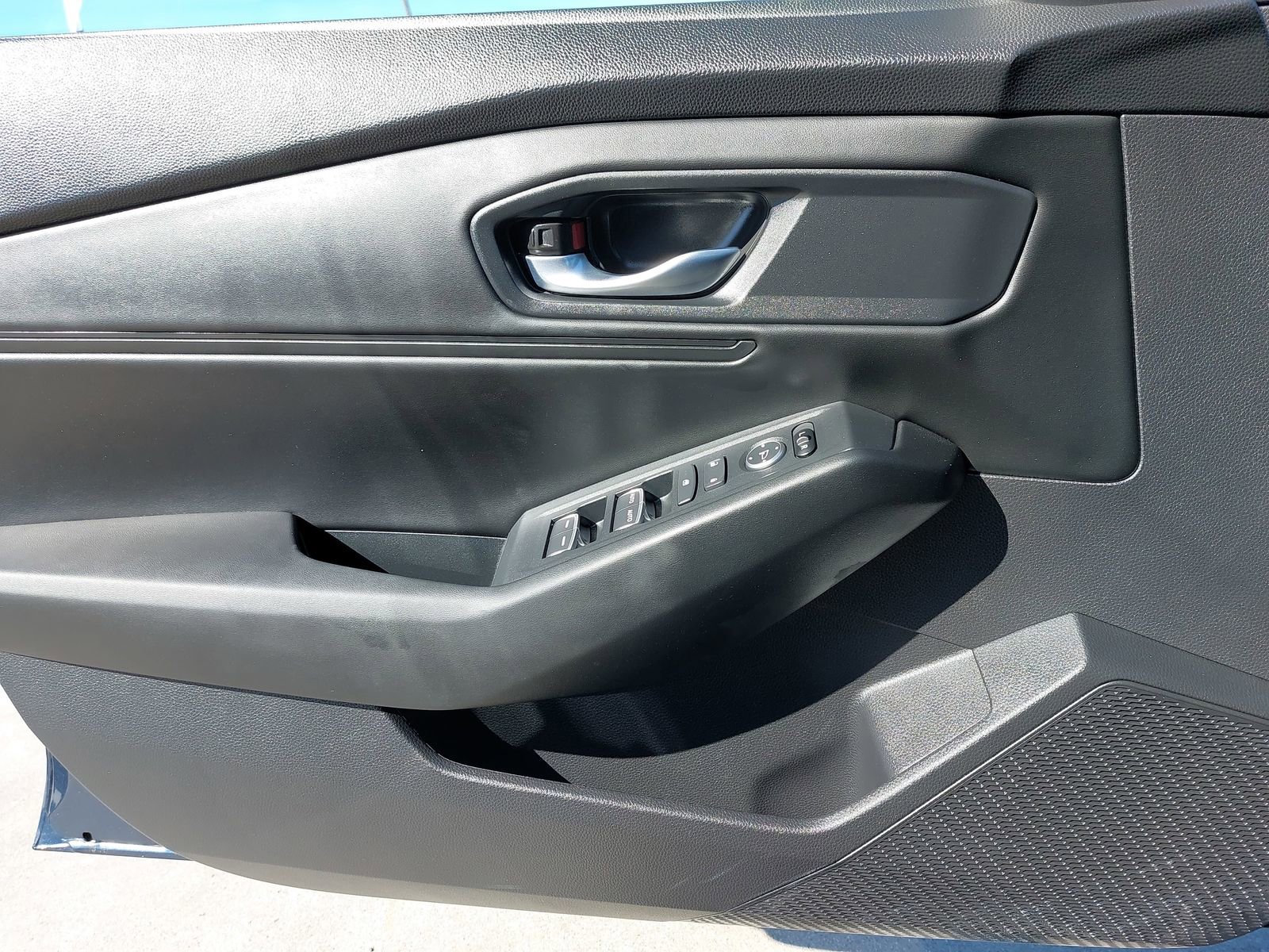 Certified 2024 Honda Accord EX image 28