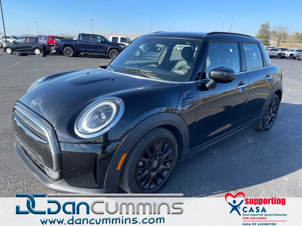 Used 2022 MINI Cooper 4-Door Hardtop image 1