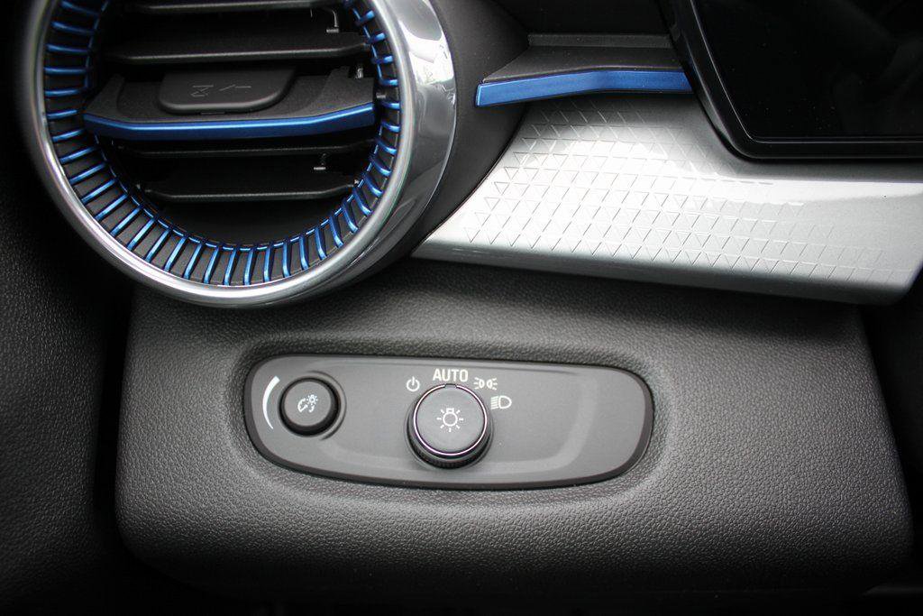 New 2026 Chevrolet Trax LT w/ Driver Confidence Package image 14