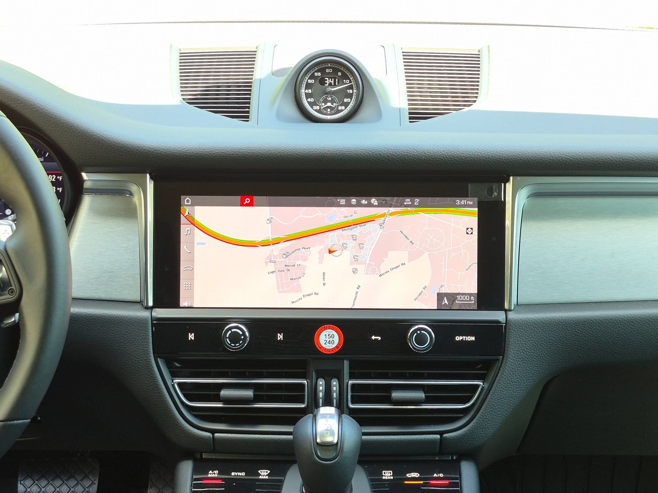 Certified 2026 Porsche Macan AWD/4WD image 13