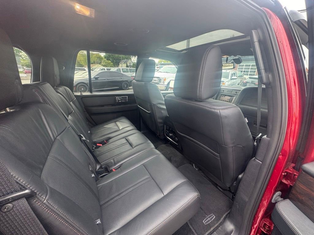 Used 2017 Lincoln Navigator Reserve AWD/4WD image 28