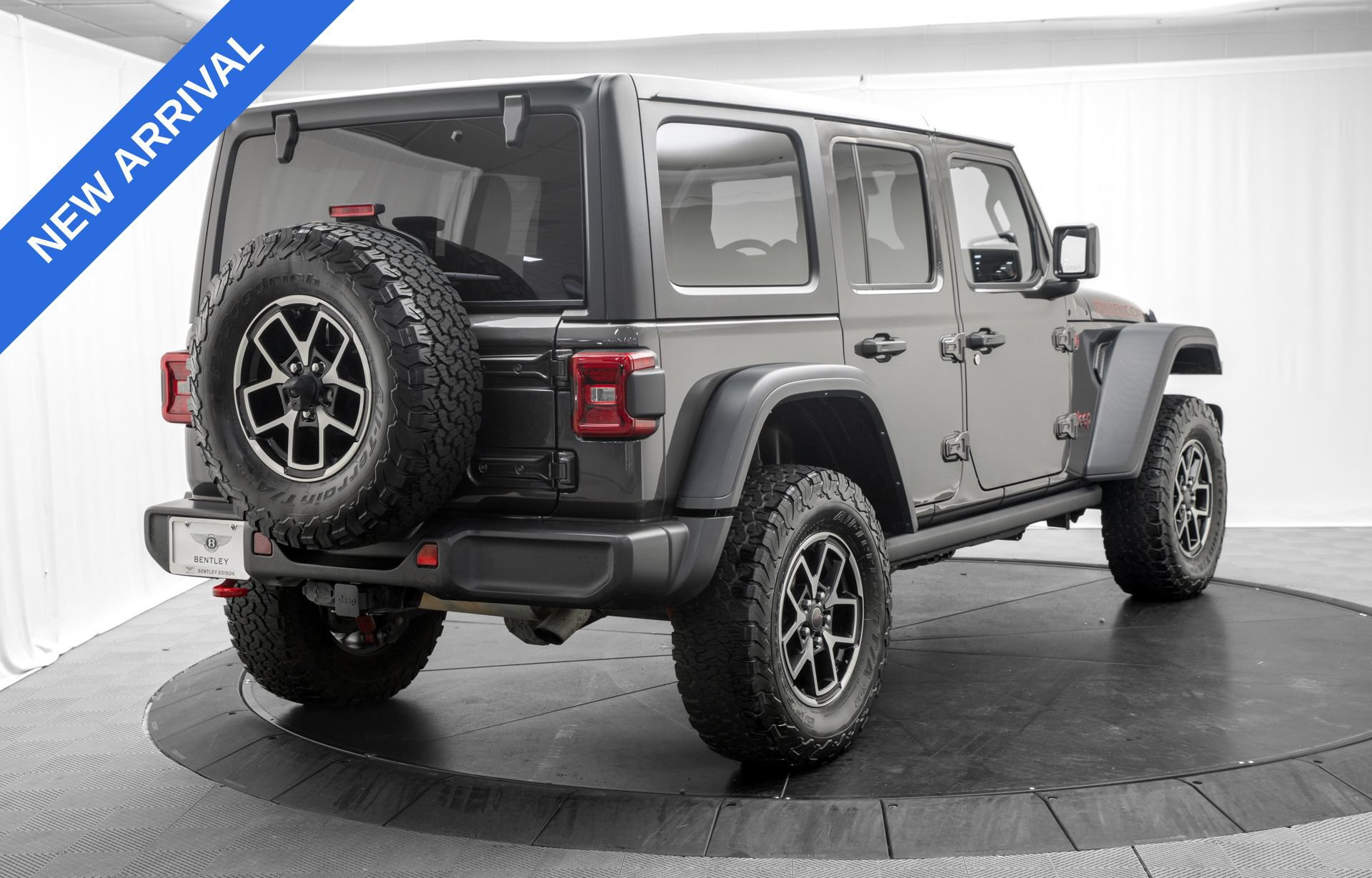 Used 2025 Jeep Wrangler Unlimited Rubicon AWD/4WD image 7