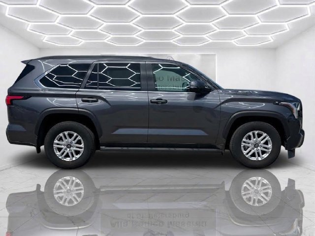 Used 2025 Toyota Sequoia SR5 AWD/4WD image 3