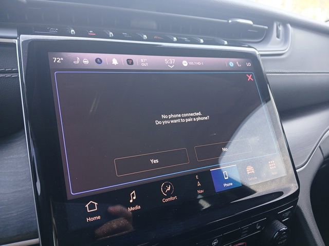 Used 2023 Jeep Grand Cherokee Limited w/ Black Appearance Package AWD/4WD image 25