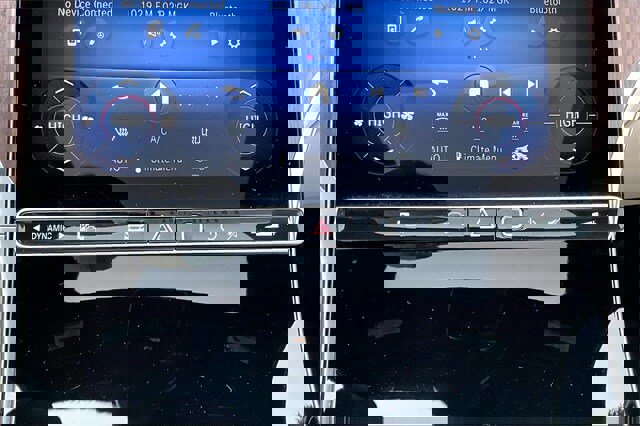 Used 2025 Mercedes-Benz GLC 300 300 image 18