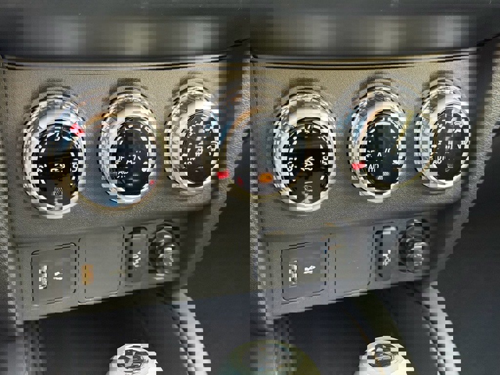 New 2025 Mitsubishi Outlander Sport ES image 29