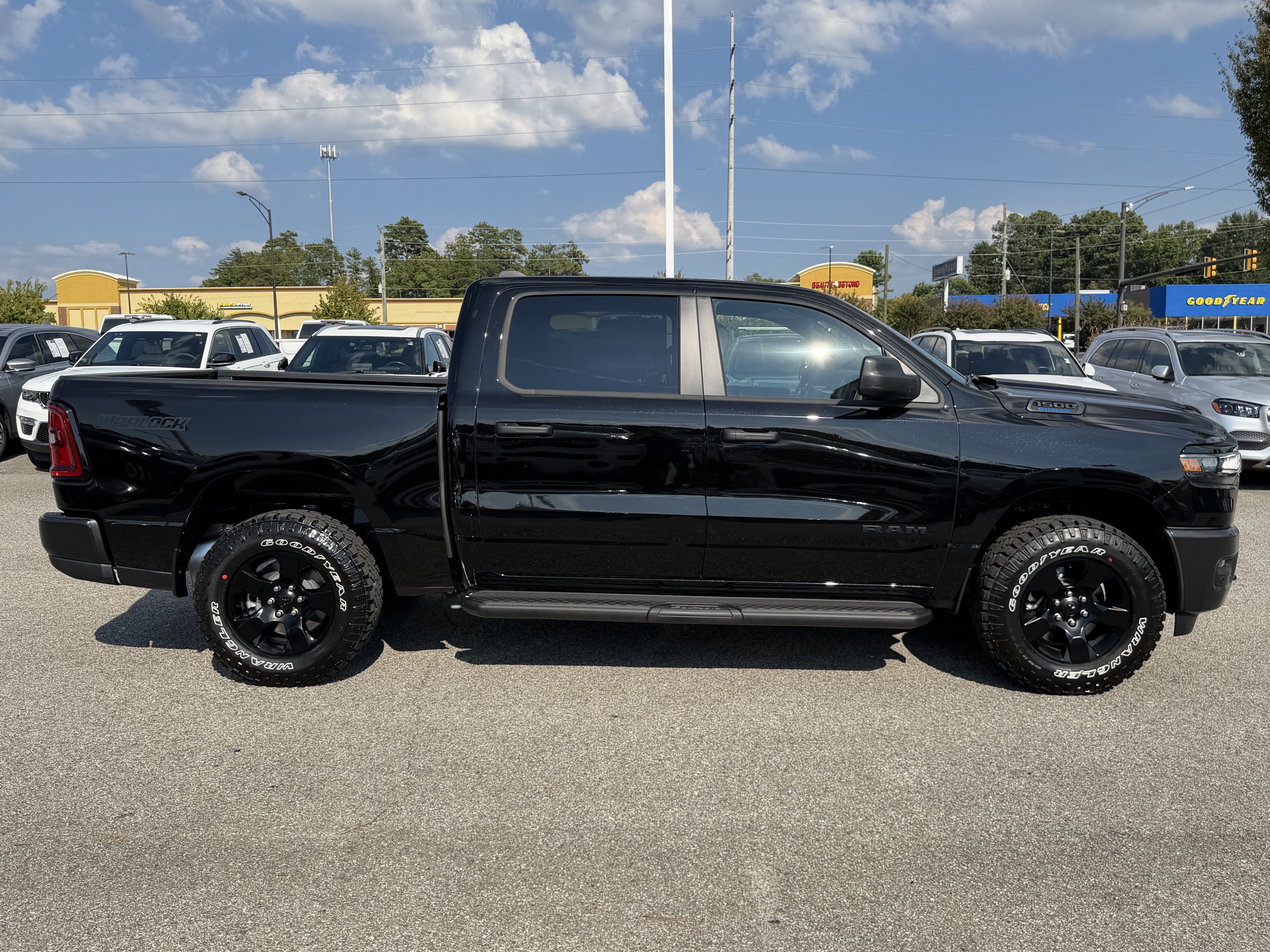 New 2026 RAM 1500 Warlock AWD/4WD image 11
