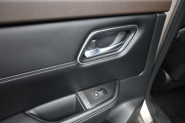 Used 2023 Nissan Rogue Platinum w/ Platinum Premium Package AWD/4WD image 18