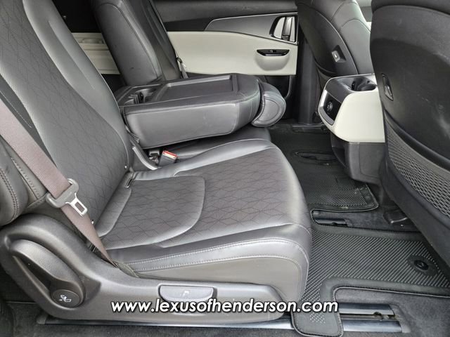 Used 2024 Kia Carnival LX image 15
